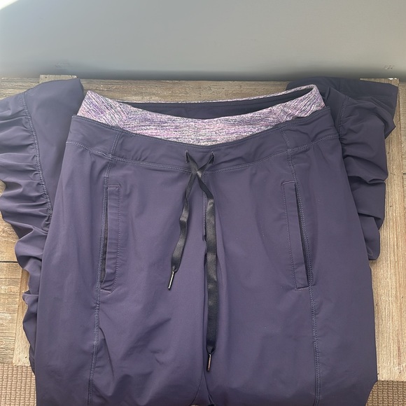 Women’s Lululemon Athletica Straight Leg Pants - Picture 3 of 5